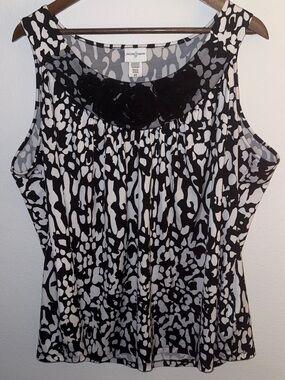 Jaclyn Smith Black and White Sleeveless Printed Camisole